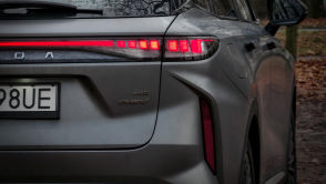 Luksusowy SUV za część ceny topowych modeli. Jak wypada OMODA 9 Super Hybrid?
