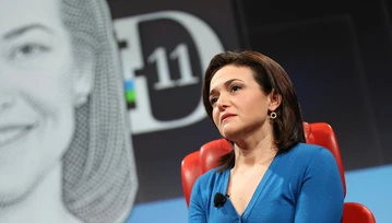 COO Facebooka - Sheryl Sandberg - tłumaczy proces wdrażania nowości i broni Facebook Home