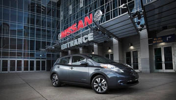 Wiemy kiedy do salonów trafi autonomiczny Nissan Leaf. Czy warto czekać?