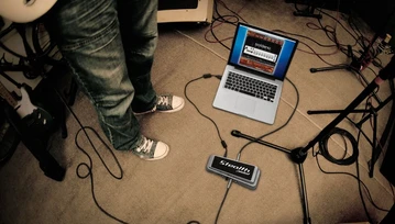 Jak umówić na randkę gitarę i powietrznego MacBooka?