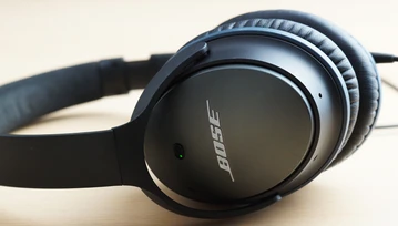 Odetnij się od świata zewnętrznego i odpłyń w świat muzyki z Bose QuietComfort 25