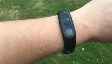 Zamierzasz głupio utopić dwie stówy? Kup sobie Xiaomi Mi Band 2