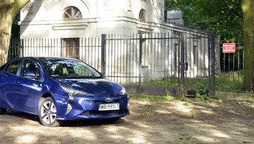 Toyota Prius 2016 może Ci się nie podobać z wyglądu, ale w technologii hybrydowej się zakochasz