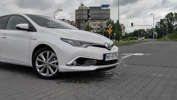 Toyota Auris Hybrid (2016): moim zdaniem znacznie lepsza od Priusa