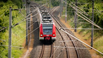 Zaprezentowano pociąg na wodór. Czy to rozwiązanie rzeczywiście jest ekologiczne?