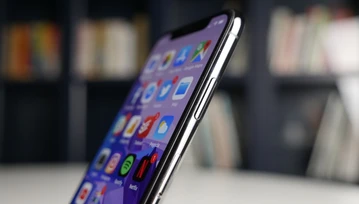 W 2019 możemy spodziewać się cieńszych iPhone'ów? Wszystko dzięki nowemu ekranowi od... Samsunga