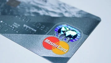 Masz kartę Mastercard? Od kwietnia 2019 będziesz mógł płacić z pomocą odcisku palca i rysów twarzy