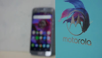 Srebrna piękność z dobrym wnętrzem. Recenzja Motorola Moto X4