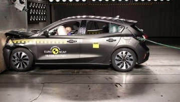 EuroNCAP znów rozbija samochody: zobacz wyniki najnowszych testów