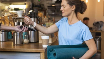 Już trzeci bank w Polsce udostępnia płatności zbliżeniowe zegarkiem Garmin Pay