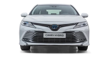 Toyota Camry wraca do Europy! Przestronność segmentu E w cenie klasy średniej. Nowy napęd hybrydowy. Premiera