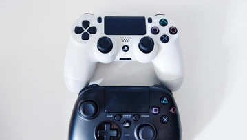 Hori Onyx: kontroler do PS4 który wygląda jak ten od Xboxa. Godny konkurent Dual Shocka?