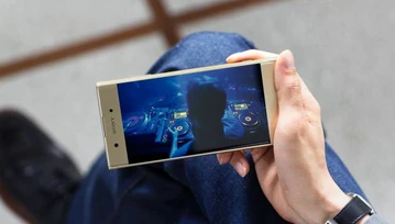 Może nie najpięknieszy, ale z dobrym ekranem i wytrzymałą baterią. Sony Xperia XA1 Plus za 666 zł