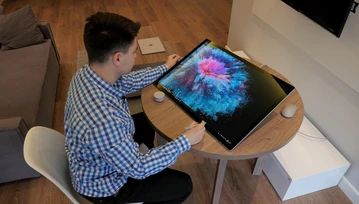 Ten komputer oczarowuje i czyni zwykłe niezwykłym. Ale czy nie ma wad? Sprawdzamy Microsoft Surface Studio 2