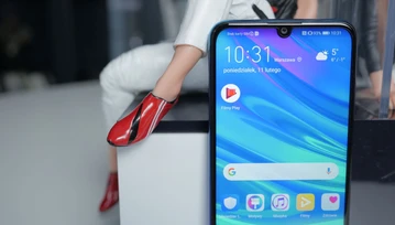 Recenzja Huawei P Smart 2019. 900 złotych za dobry smartfon to uczciwa cena - tylko dlaczego tak się rysuje?