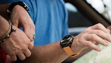 Zegarek z nawigacją dla miłośników górskich wędrówek. Suunto Traverse w promocji za 1102 zł