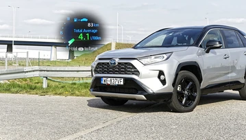 Toyota RAV4 Hybrid lepsza od diesla? Zużycie paliwa w mieście i w trasie (w tym autostrada)