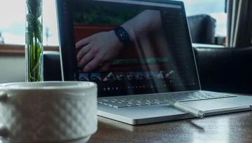 Microsoft lubi dziwne komputery, a ja lubię z nich korzystać. Surface Book 2 to bestia i piękna w jednym