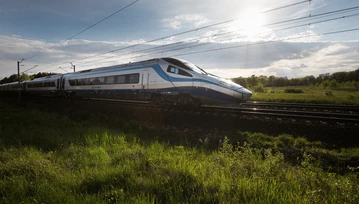 Już 0,5 mln osób skorzystało z dostępu do WiFi w Pendolino. Brakuje go jeszcze tylko w 3 składach