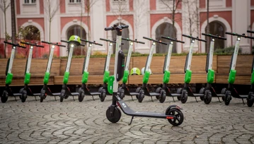 Hulajnogą elektryczną nie pojedziemy po chodniku. Zmiany przepisów jednak nie wcześniej niż latem