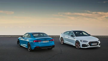 Audi odświeża RS5 Sportback i Coupe, czarne reflektory nadają charakteru