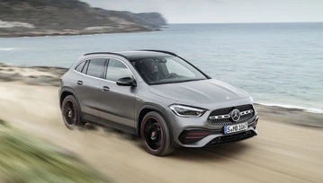 Nowy Mercedes GLA debiutuje w internecie, zyskał sporo miejsca w środku