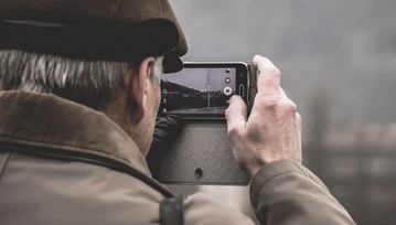 Jaki dobry telefon dla seniora wybrać? Wybór jest ogromny