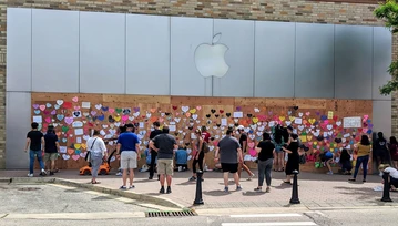 Zabarykadowane sklepy Apple witrynami pokojowego protestu. Tim Cook: musimy zrobić więcej