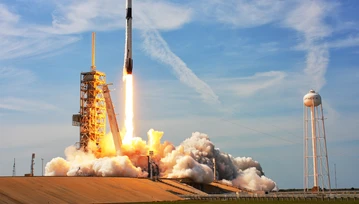 Amazon kupuje loty od SpaceX, nie ma innego wyjścia