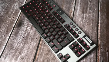 Recenzja Logitech G915 TKL. Niskoprofilowa mała klawiatura gamingowa... za tysiaka