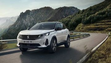 Peugeot 3008 po liftingu z charakterystycznymi kłami i wersją hybrydową