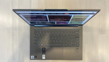 Laptopy 2 w 1 nie mają lekko, ale ten szybko do siebie przekonuje. Lenovo Yoga C940- recenzja