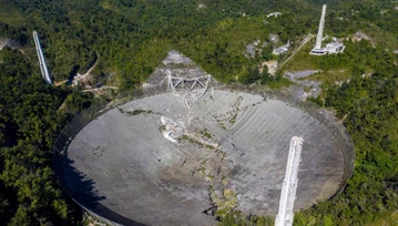 Rzeczywistość dogoniła Bonda. 900-tonowa platforma w Arecibo runęła