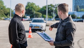 Szkoła jazdy dla autonomicznych samochodów. Czy AI zda w końcu egzamin na prawko?