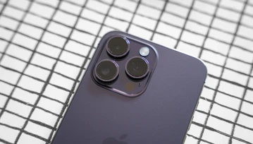 Problemy iPhone'a 14 z ładowaniem. Użytkownicy skarżą się na restarty