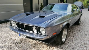 Ford Mustang Mach 1 z 1973 r. na aukcji online za 1% wartości, z gwarancją przybicia