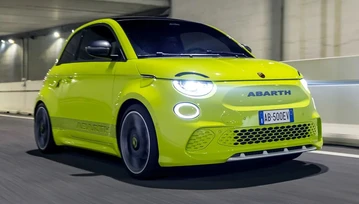 Mały, elektryczny hot-hatch z duszą - Abarth 500e nikomu się nie kłania