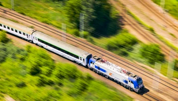 PKP chce sprzedawać bilety WSZĘDZIE. Biedronka, Orlen, kiosk... wyobrażam sobie ten chaos