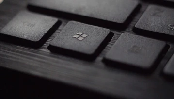 Cóż za ironia. Poprosił Microsoft o pomoc, a ten... zcrackował mu Windowsa