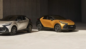 Nowa Toyota C-HR teraz także jako hybryda Plug-In i z funkcją zdalnego parkowania. Premiera