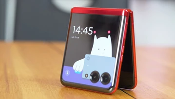 Samsung czy Motorola. Król smartfonowych puderniczek jest jeden