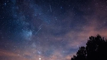 W poszukiwaniu spadających gwiazd: Co to są Perseidy?