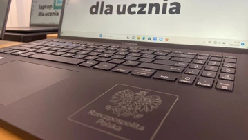 Jednak nie wszyscy uczniowie dostaną na czas laptopy. Winne szkoły?