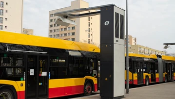 Zbiorkom bardziej oszczędny niż samochód? To badanie twierdzi inaczej