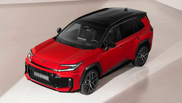 Nowa Toyota RAV4 - nowe multimedia i mocniejsze napędy