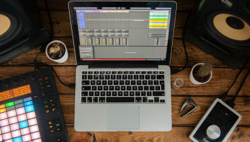 Twórz hity za darmo. Te programy do produkcji muzyki są dostępne bezpłatnie!