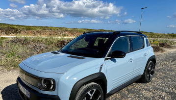 Klasyk powrócił z przytupem. Pierwsza jazda Renault 4 E-Tech