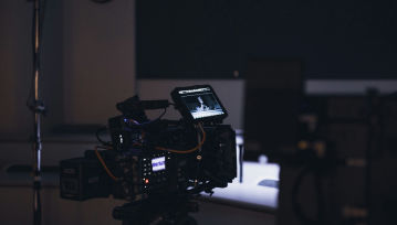 Filmowcy zaskakują pomysłowością. Zgadnij ile potrzeba iPhone'ów do jednej sceny