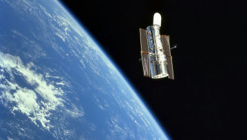 Co jest nie tak? Satelity Starlink spadają szybciej niż powinny