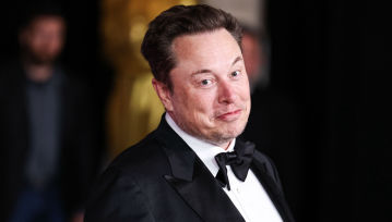 Elon Musk poszedł na noże. Miliarder grozi Apple